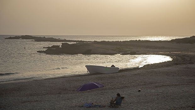 Plage Mellila avec bateau - SIPA